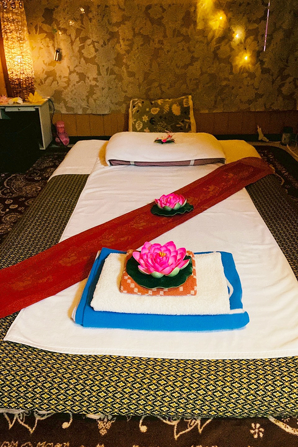 坂東タイマッサージ エーアンドエー　マッサージベッド