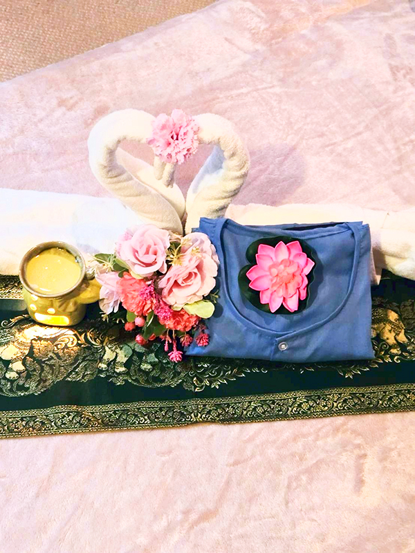 安中タイマッサージ バンチェン　タイマッサージマットの飾り付け