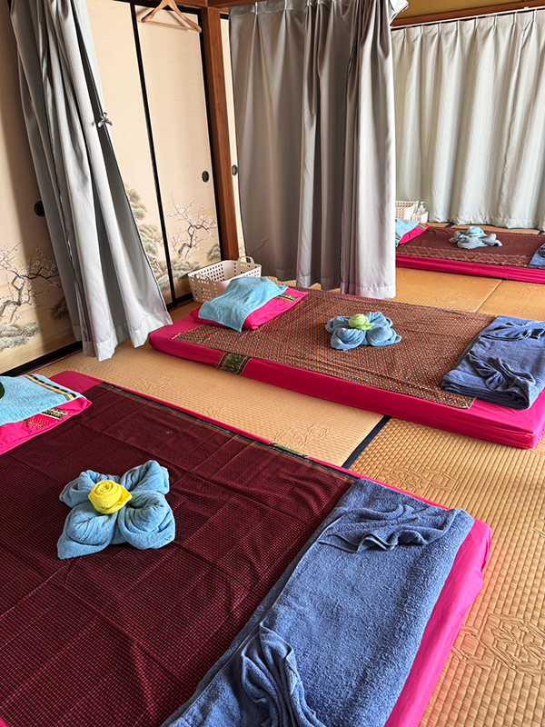 下館タイマッサージ ベナー お部屋マッサージルーム　マット３つ