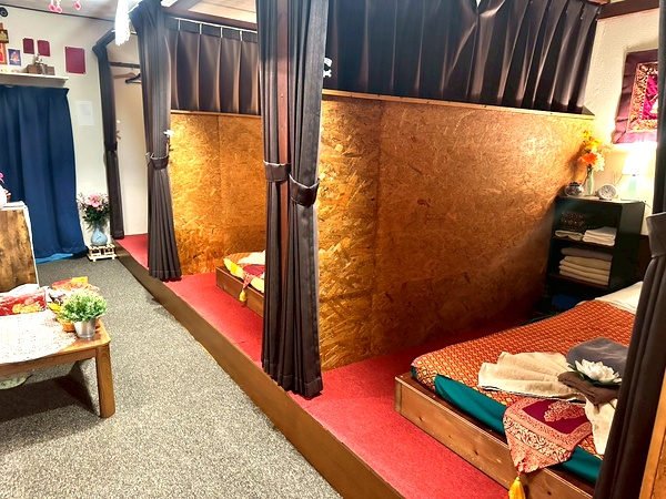 坂東タイマッサージ ブアトーン　マッサージルーム３室を見渡す