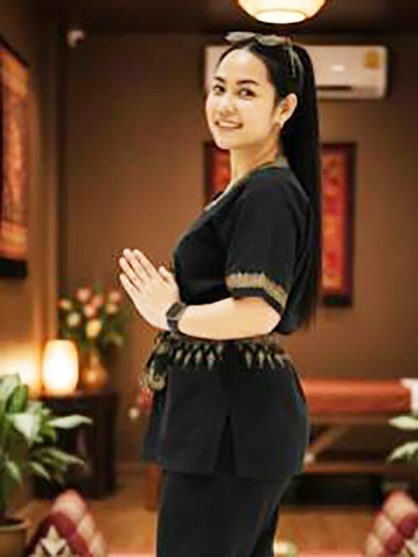 坂東タイマッサージ ブアトーン　タイマッサージセラピスト写真