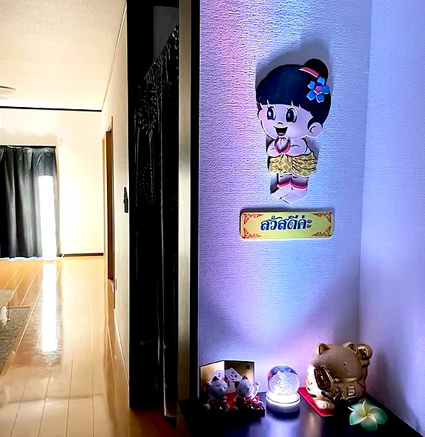 坂東タイマッサージ ファーサイ 入り口のインテリア