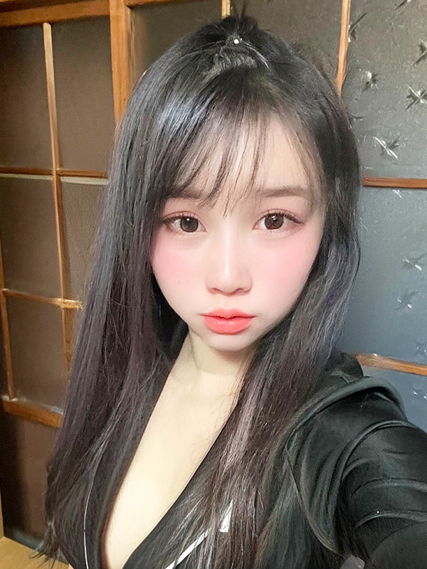 鉾田タイマッサージ ハナ タイマッサージセラピスト写真　ハナちゃん