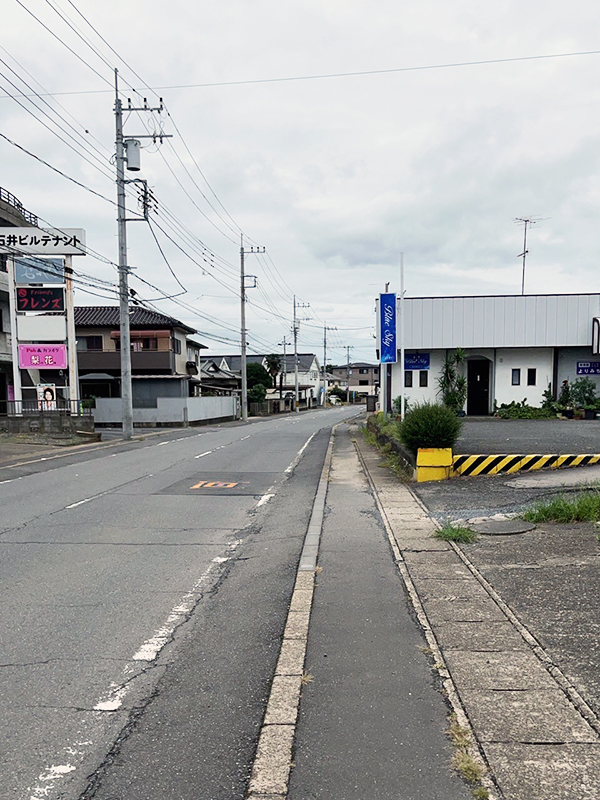茨城県石岡市 タイ古式リラクゼーション イシオカ 店舗から出たところの道路の様子