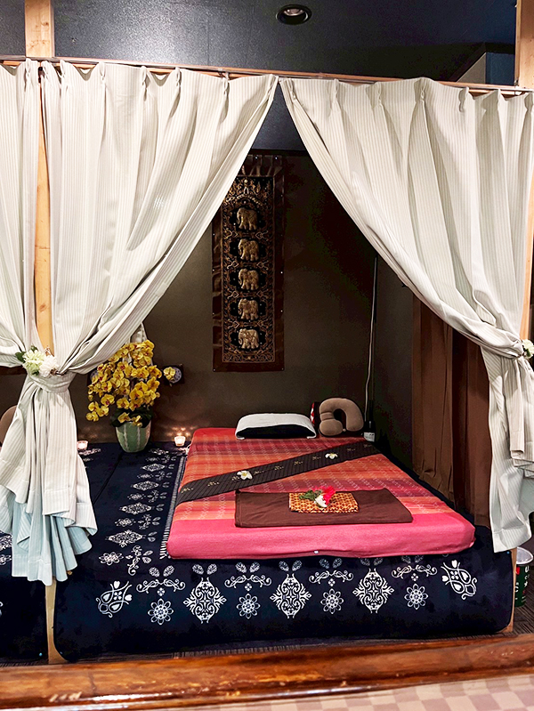 茨城県石岡市 タイ古式リラクゼーション イシオカ カーテンとマッサージベッド