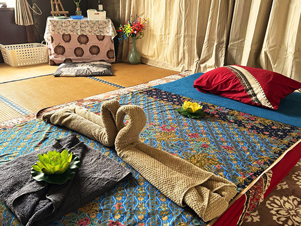 茨城県筑西市タイマッサージ アイヴィー 店内　マッサージマットの飾り付け