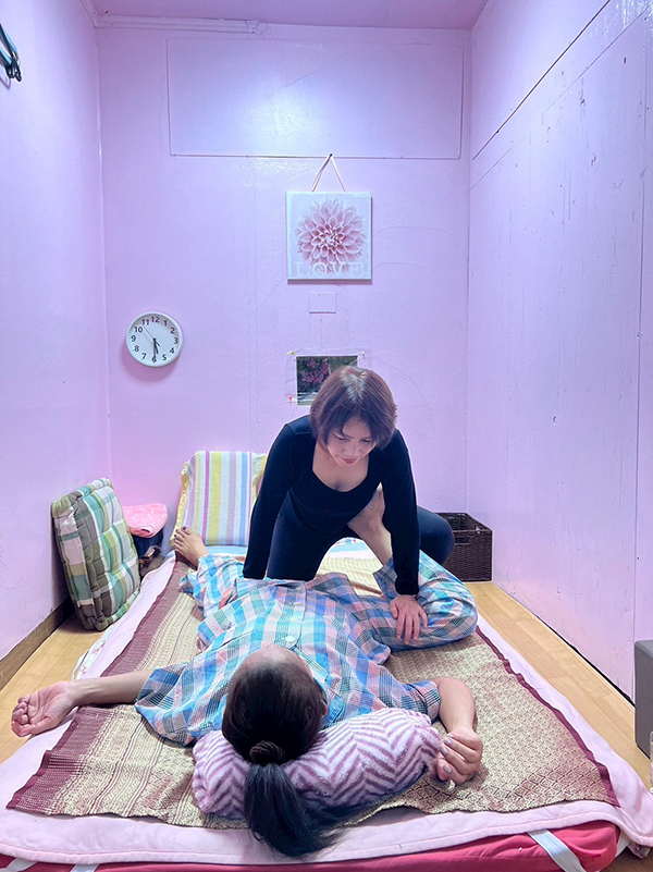 茂原タイマッサージ ガサロン　タイマッサージ施術風景4