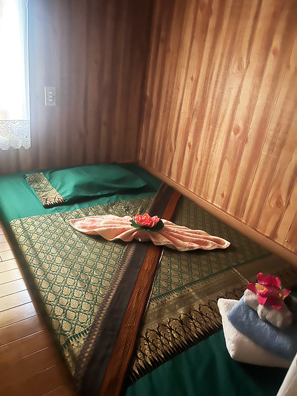 坂東タイマッサージ サイアム　マッサージベッド写真