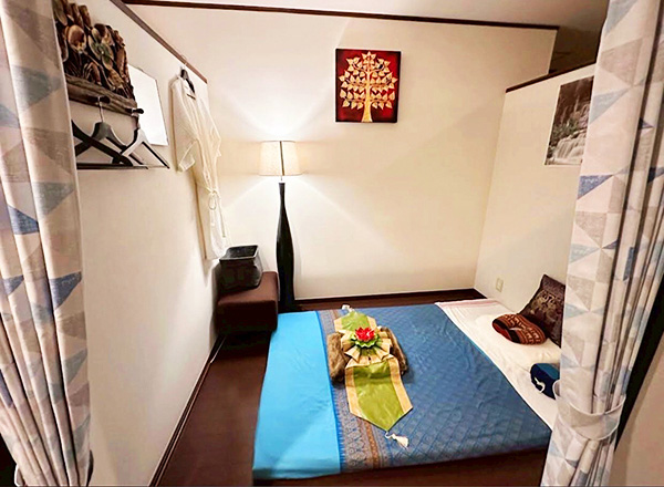 横浜タイマッサージ ソムジャイ　店内マッサージベッド